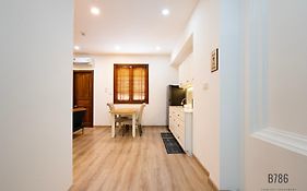 B786 Airport Homestay